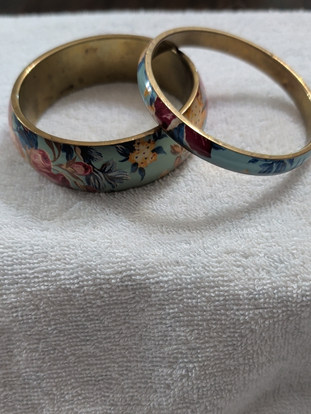 Vintage Set Of Two Gold Tone Floral Bangle Bracelets